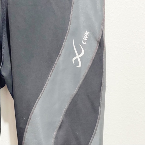 CW-X Women’s Endurance Generator Joint & Muscle Support Compression Shorts Sz L - Picture 3 of 9